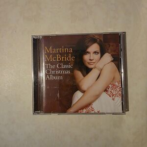 MARTINA McBRIDE - THE CLASSIC CHRISTMAS ALBUM [VERY GOOD CD]